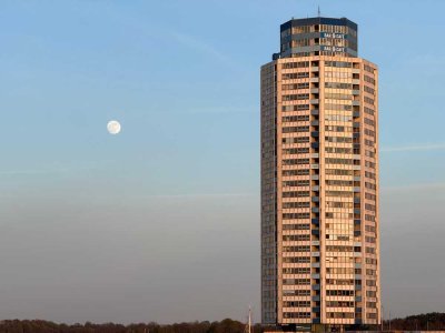 Möbilierte 1-Zimmer-Wohnung im Wikingturm –Stilvolles Wohnen mit Loggia, Einbauküche und Parkplatz