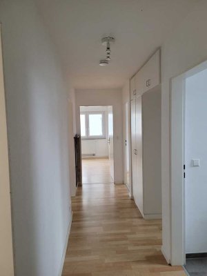 Helle DG-Wohnung in ruhigem Wohngebiet in Stuttgart-Weilimdorf