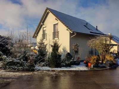 Freistehendes Einfamilienhaus in ruhiger, sonniger Lage