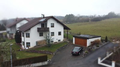 Zöschingen – Wohnen in der "Perle des Bachtals": Geräumiges Einfamilienhaus in idyllischer Lage