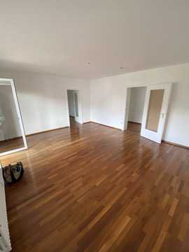 Schöne 3-Raum-Wohnung mit Balkon und Einbauküche in Rosenheim