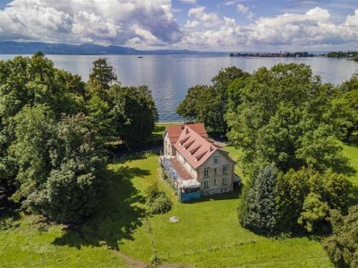 *VILLA IN BESTER ALLEINLAGE DIREKT AM SEE*