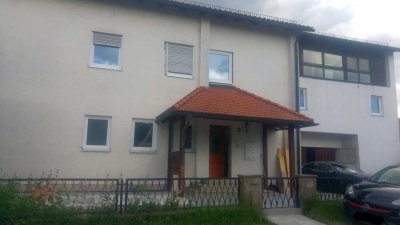 Attraktive 3-Raum-Wohnung mit EBK und  riesen Balkon in Willenhofen