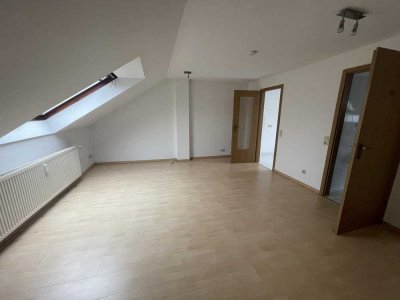 1 Zimmer Apartment - Dachgeschoss - gepflegt