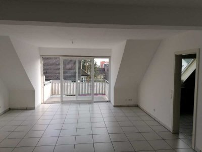 Stilvolle 3-Raum-Maisonette-Wohnung mit Balkon und EBK in Dreieich