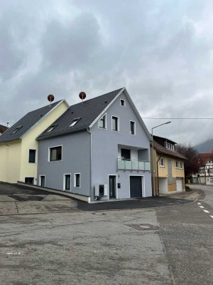 Doppelhaushälfte - 5 Zimmer - mit Garage