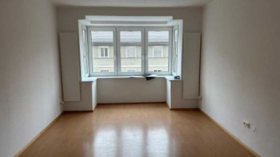 **INNENSTADT** Modernisierte 4 ZKB- Wohnung Nähe Hauptbahnhof