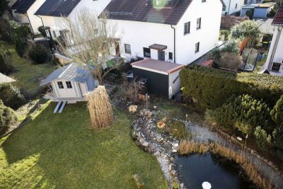 Lichtdurchflutete, kernsanierte, bezugsfertige 3-Zi Wohnung mit Balkon, provisionsfrei