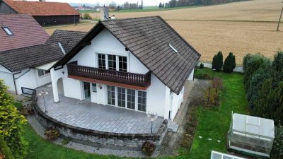 Sanierungsbedürftiges Mehrfamilienhaus in ruhiger Wohnsiedlung