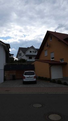 Neuwertige 3-Zimmer-Dachgeschosswohnung mit Balkon in Erbach