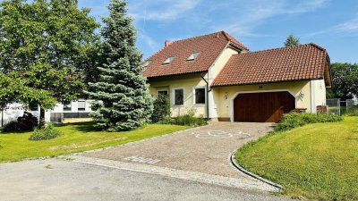 Schönes Einfamilienhaus mit großem Garten