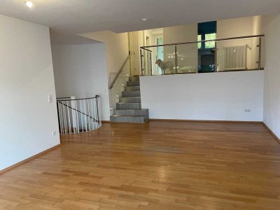 Attraktive Maisonette 3-Zimmer Wohnung in Düsseldorf Oberrath am Aaper Wald