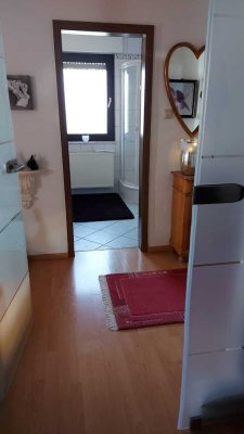 Sehr schöne Wohnung im 1. Stock: Ruhige Lage im Grünen