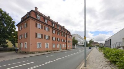 2-Zimmer-Wohnung mit Altbau-Flair, Balkon und Stellplatz in zentraler Bayreuther Lage!