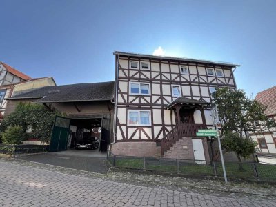 Top-gepflegtes  1-2 Familien Fachwerkhaus mit Scheune und Garten im Herzen von Nieste