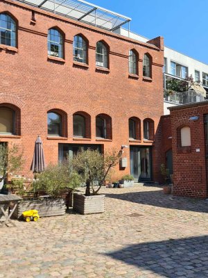 1-Zimmer-Loft-Wohnung (Split-level) mit Terrasse in Kreuzberg, Berlin