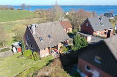 von Privat - Haus mit Ostseeblick, Wintergarten und Einliegerwohnung in Glücksburg - Bockholm