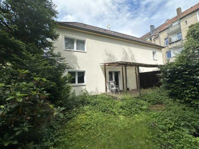 Hannover/Stöcken: Komfort - Einfamilienhaus mit Vollkeller in exponierter Lage