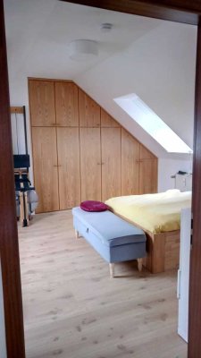 Attraktive 3-Zimmer-Maisonette-Wohnung mit gehobener Innenausstattung mit EBK in Stadtbergen