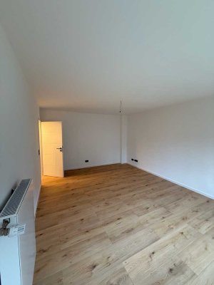 Helle, moderne 1-Zimmer-Wohnung mit großem Balkon und Einbauküche – frisch kernsaniert in 2024