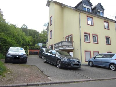 Charmante 2-Raum Souterrain-Wohnung in ruhiger Lage in Kenn