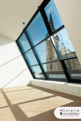 Erstbezug - DG-Wohnung mit Weitblick - Garage im Haus