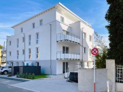 Modern mit Komfort = Neubau-Eigentumswohnung im EG mit Süd-Terrasse u Garten