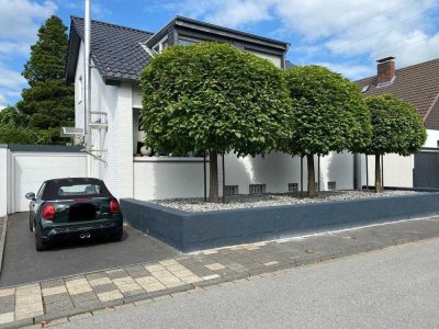 Ein-bis Zweifamilienhaus, ideales 2 Generationen-Haus, im OG 80 qm im EG 100 qm m. Garten