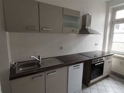 Schöne 2 Zimmerwohnung mit Aufzug, EBK und Laminat in beliebter Lage!