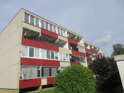 Gepflegte 3 Zimmer Wohnung 
mit großem Südbalkon