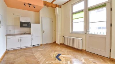 Barrierefreie 1 Zi.-Whg. mit großem Balkon, EBK u. PKW-Stellplatz!