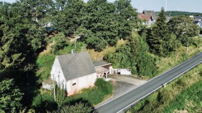 Idyllisches Einfamilienhaus am Dorfrand mit großem Grundstück, toller Aussicht und Potenzial