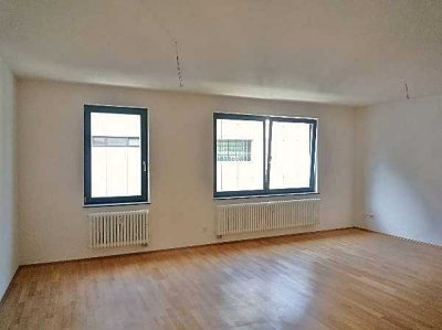 Schicke 2-Z-Wohnung mit Balkon in direkter Citylage