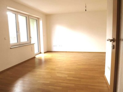 *MODERNE 3-ZIMMER-PERLE MIT SONNENBALKON IN ZWEIFAMILIENHAUS MIT FLAIR!