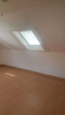 Helle  2-Zimmer-Dachgeschosswohnung in Waldkraiburg