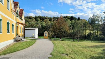 Landhaus-Charme, sonnige 3 ZI mit Naturblick, Parkplatz