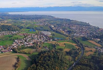 Sonnige 3,5-Zimmer-Erdgeschosswohnung mit Gartenzugang und 2 Terrassen in Daisendorf