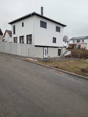 Erstbezug Sommer 2025  Top Einfamilienhaus in Weinsberg zuvermieten