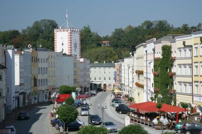 Neuwertige 2,5-Zimmer-Stadtplatzwohnung mit EBK in Mühldorf am Inn