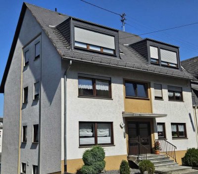 Bezugsfreie 4-Zimmerwohnung mit Balkon und PKW Stellplatz