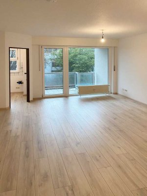 Teilmodernisiertes 1-Zimmer-Apartment mit Aufzug und Balkon!