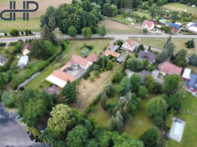 Großer Hof mit Ausbaureserve und mit herrlichem Grundstück am Wasser