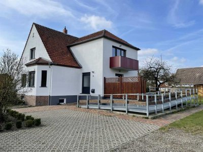 2 freie Wohnungen! Top saniertes 2 Fam. Haus in Lehrte -  Aligse (Barrierefreie Whg. im EG)