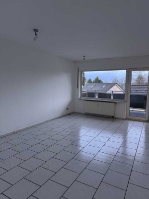 Attraktive und vollständig renovierte 3-Zimmer-Wohnung mit Balkon in Solingen