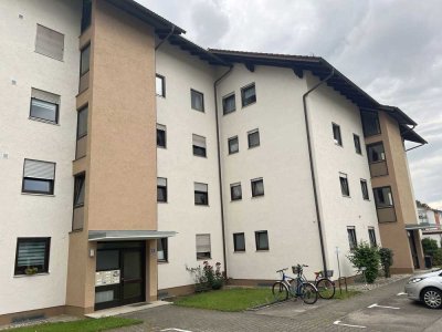 Renovierte helle 2-Zi-Wohnung (61m²) mit großer Wohnküche in ruhiger Lage