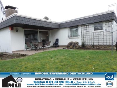 Winkel-Bungalow mit Einliegerwohnung in Niederrodenbach