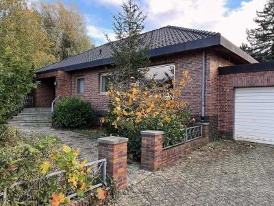 Großzügiger sanierter Winkelbungalow mit Terrasse und Garten in Wohlfühllage