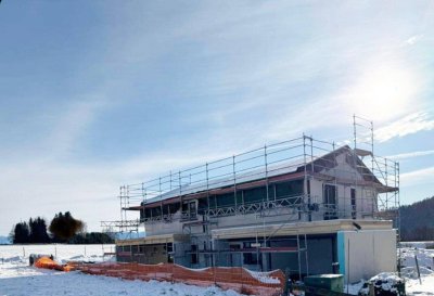 Traumhaftes Wohnen in Kärnten: Erstbezug Doppelhaushälfte mit Garten und Doppelcarport Belagsfertig!