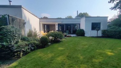 Sehr Gepflegter Bungalow mit Garten und Garage