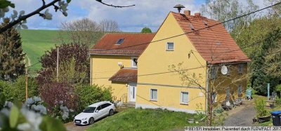 ! ! Preissenkung ! !  Zweifamilienhaus in ländlicher Gegend mit viel Platz für Tierhaltung